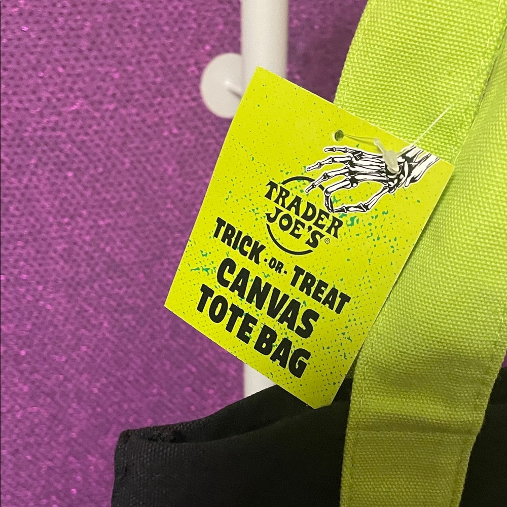 🏝️🎉Trader Joes Limited Edition 2025 Trick or Treat Mini Canvas Tote - Picture 3 of 5